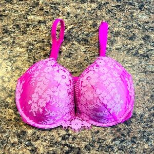 NWOT Victoria’s Secret Dream Angels Push Up Bra 34DD